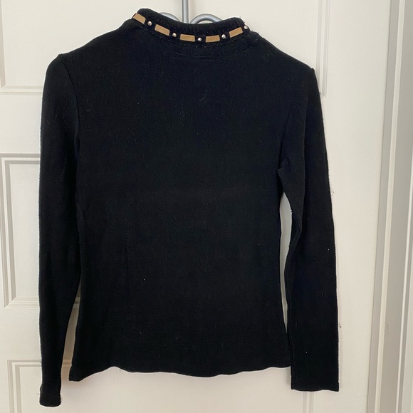 Elldos shiny black sweater, mid zip with a lot of rich detail - Picture 3 of 9